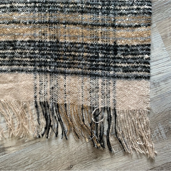 Ann Taylor Loft : blanket scarf - Picture 7 of 11